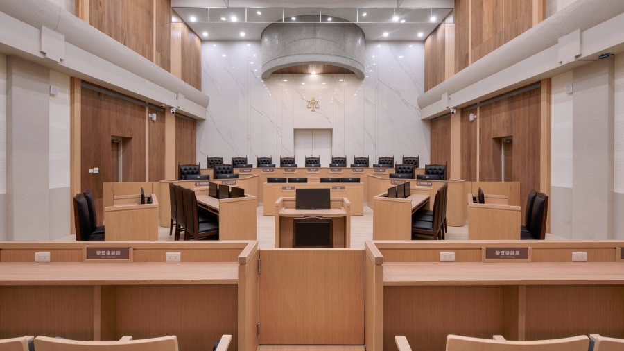 全新國民法官法庭空間設計！以「人民參與」為出發點，白色系及木質調納入多元、包容、透明對話精神