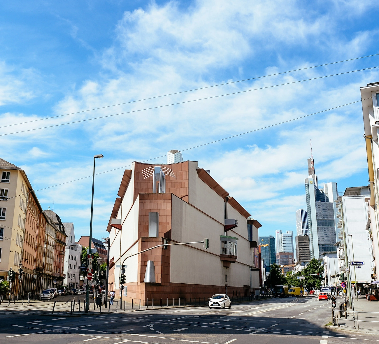 Frankfurt Museum of Modern Art Employees Allege Toxic Workplace Environment inLetter