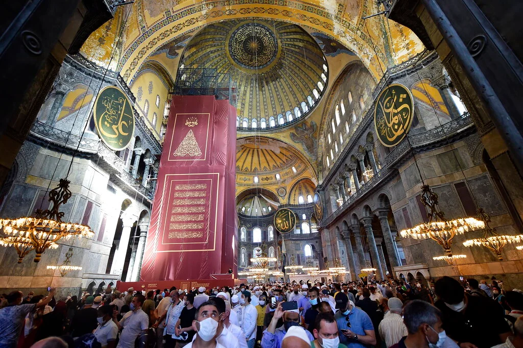 Hagia Sophia’s Marble Floors Suffer ‘Tremendous Damage’ from CleaningMishap