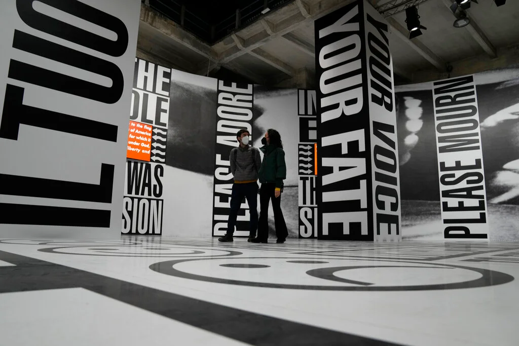 Barbara Kruger’s Market Is Hot, Albuquerque Museum Repatriates Artifacts to Mexico, and More: Morning Links for July 28,2022