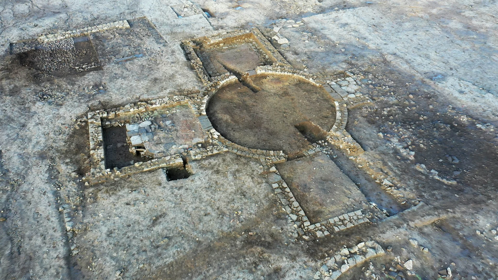Archaeologists Rebury ‘First-of-Its-Kind’ Ancient Roman Villa in England One Year After ItsDiscovery