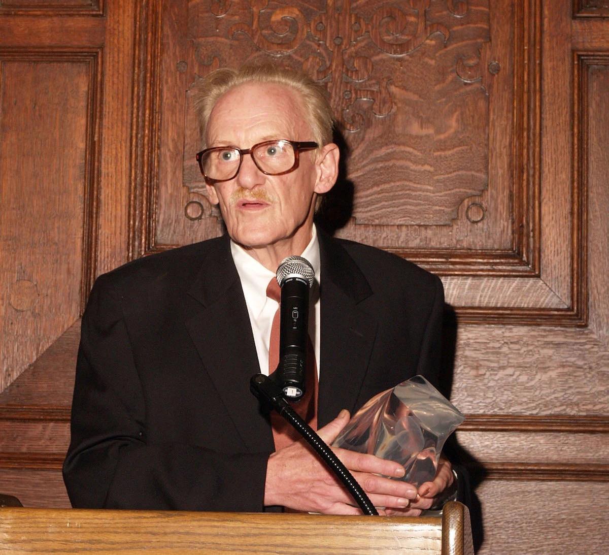 Peter Schjeldahl, Art Critic Who Wrote with Unparalleled Elegance, Dies at80