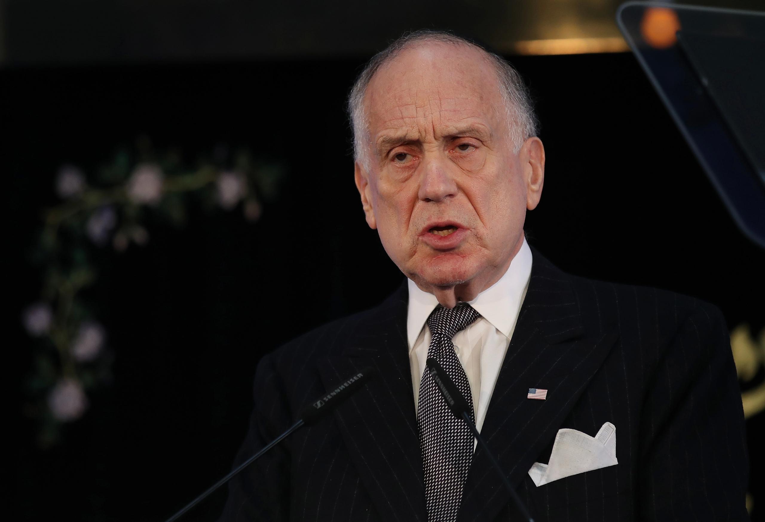 Collector Ronald Lauder Spends Big on N.Y. Governor’s Race, Japanese Museums Hike Ticket Prices on Some Shows, and More: Morning Links for November 7,2022