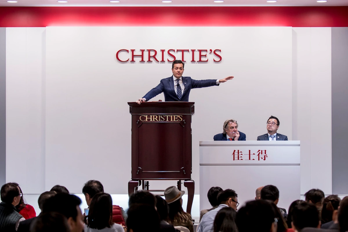 Christie’s Pulls $25 M. T. Rex Skeleton from Sale, Why Galleries at Fairs Pre-Sell Artworks, and More: Morning Links for November 21,2022