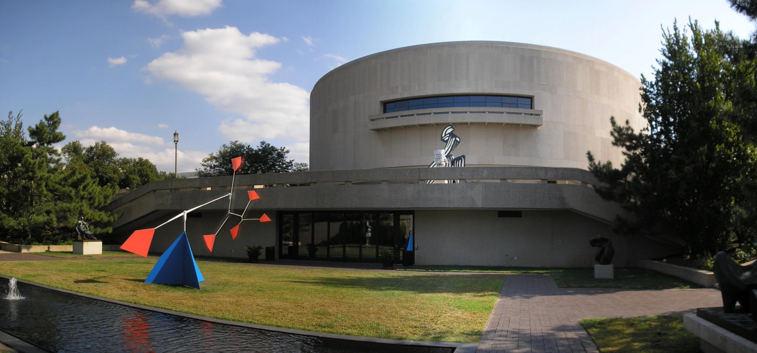Hirshhorn Museum Plans Renovation, Donald Blinken Remembered at the Met, and More: Morning Links for November 1,2022