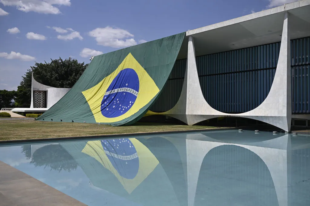 Jair Bolsonaro Damaged Brazil’s Oscar Niemeyer–Designed Presidential Palace Before Riots, According to TVReport