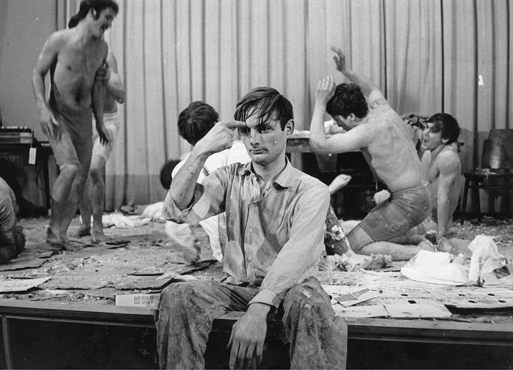 Günter Brus, Viennese Actionist Who Used His Body to Break Taboos, Dies at 85