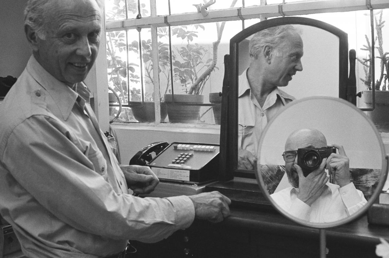 To Be ‘Silent and Invisible’: How Gemini G.E.L. Cofounder Sidney Felsen Got Up Close to Artists Over 50 Years