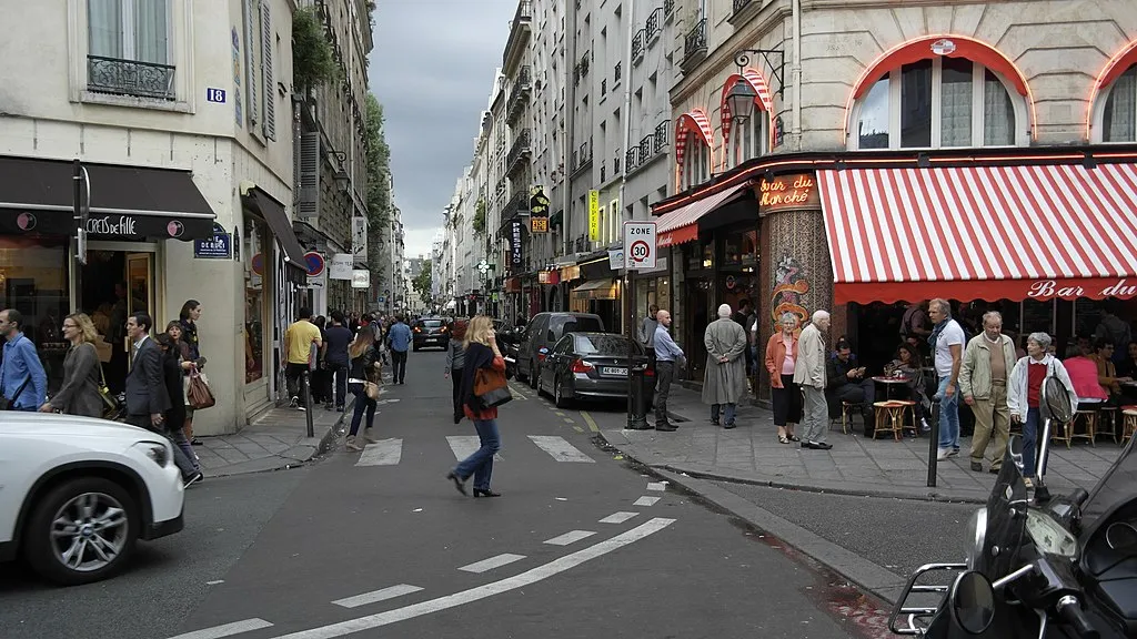 Eleven People Face Trial in France for Selling Fake African Artifacts