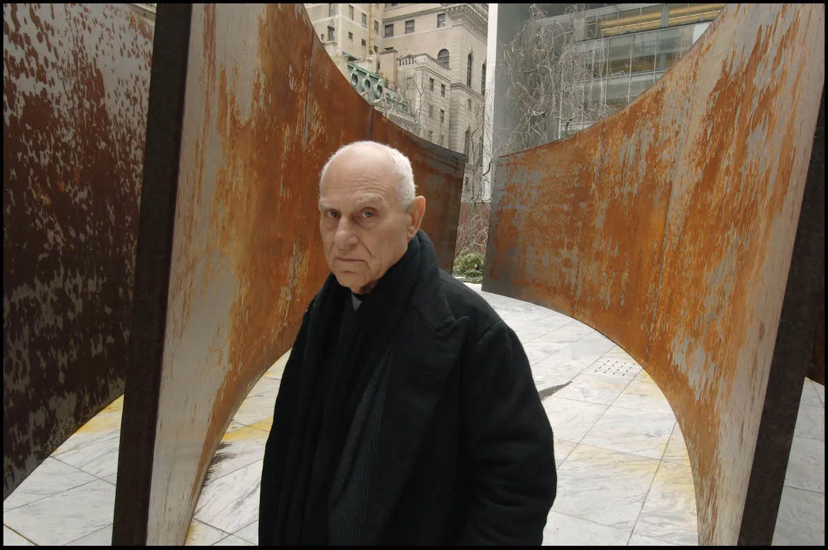 Richard Serra, Minimalist Sculptor Whose Steel Creations Awed Viewers, Dies at 85