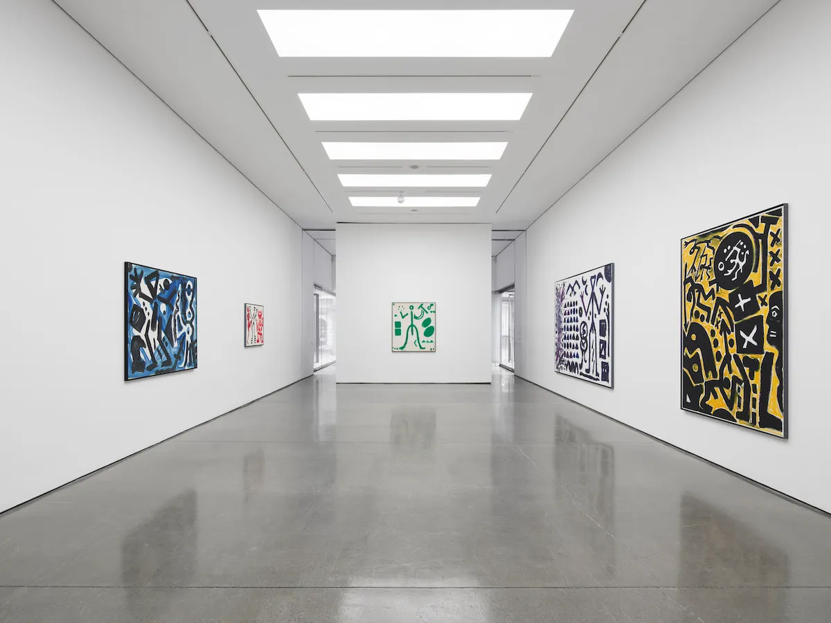 London’s White Cube Axes Nearly 40 Monitors and Replaces Them with Security Guards