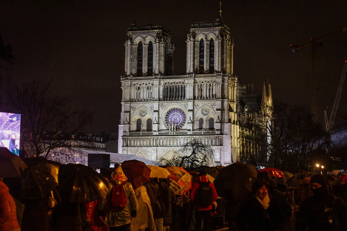 Emmanuel Macron-Backed Project Taken to Court for  Plan to Replace Notre-Dame’s Windows, RETNA Claims Auction House is Selling His Stolen Works: Morning Links for January 31, 2025