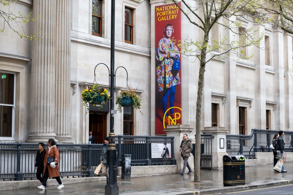 National Portrait Gallery Under Scrutiny for Organizing Donor’s Photography Exhibition