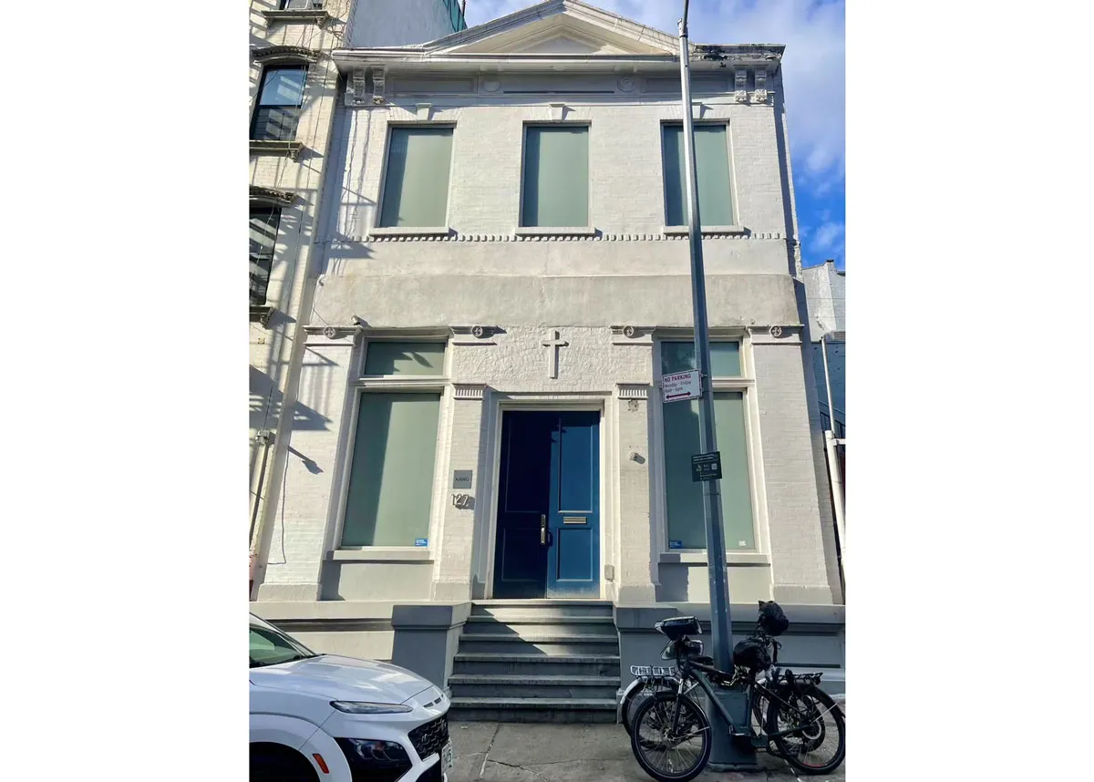 In an Uncertain Market, Shanghai’s Bank Gallery Looks to New York for Stability