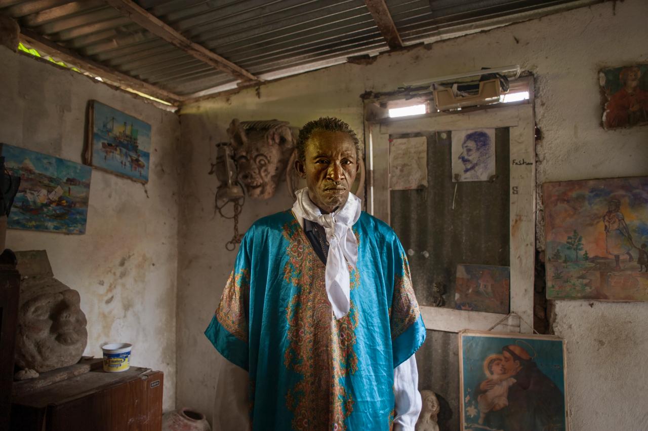 Sculptor Ti Pèlen, Known Figure in Haitian Arts Collective, Dies at 66