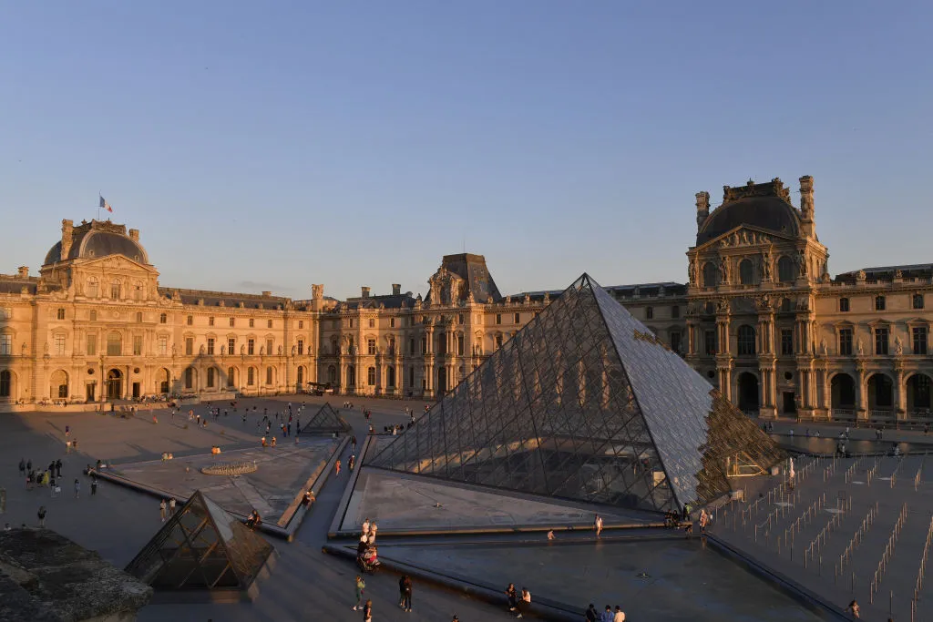 Louvre to Return 258 Works from Rothschild Cabinet of Curiosities