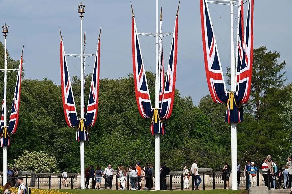 Queen Elizabeth II Memorial Design in London’s St James’s Park Includes Sculpture by Yinka Shonibare