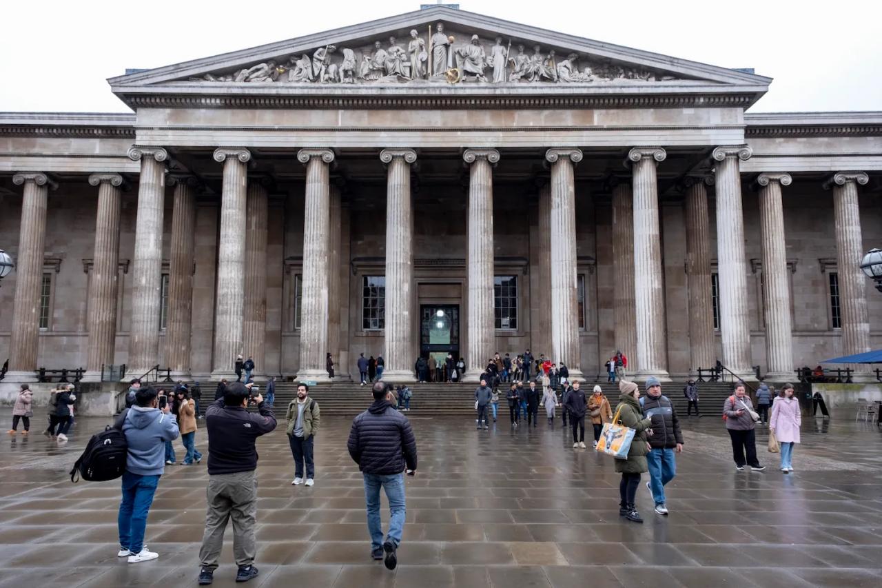 British Museum’s Star-Studded Fundraising Gala Interrupted by Protestor