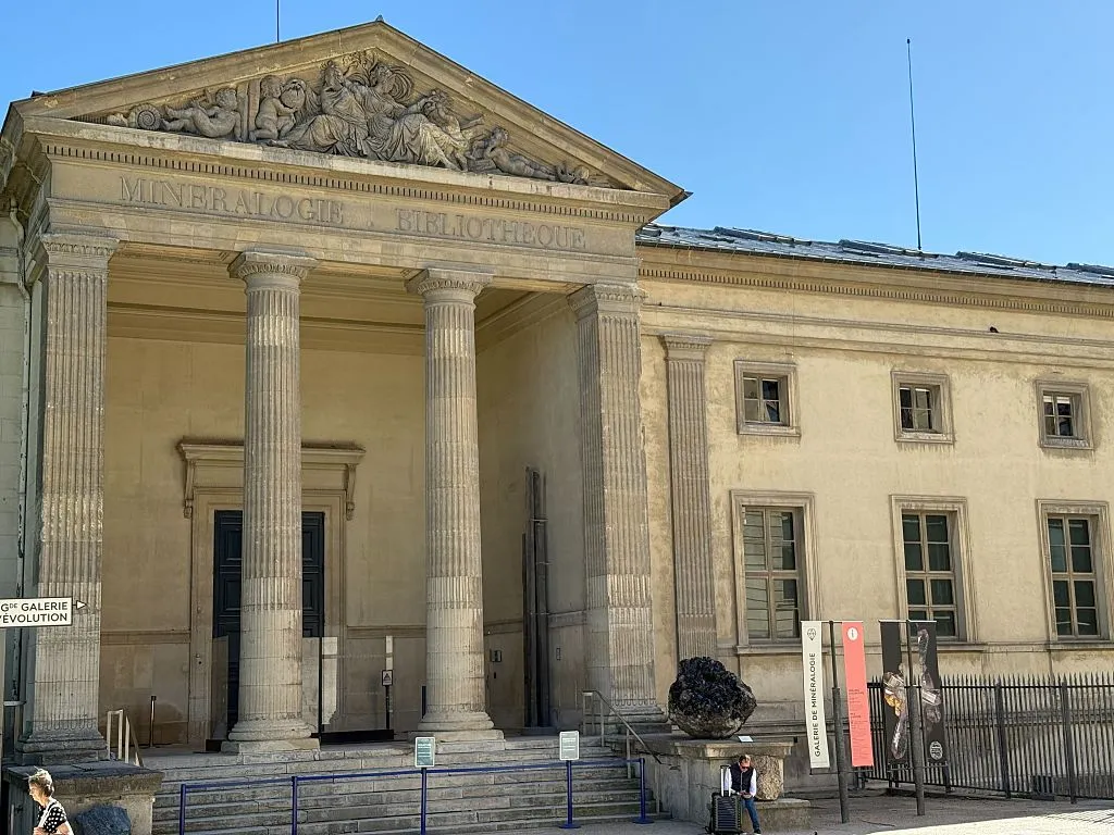 Woman Charged Over Theft of Gold Worth $1 M. From Paris Natural History Museum