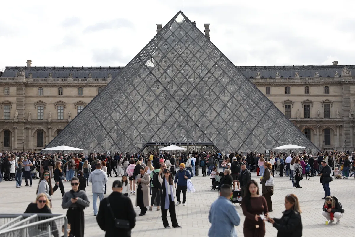Museum Leaders Support Louvre Director Laurence des Cars in Open Letter
