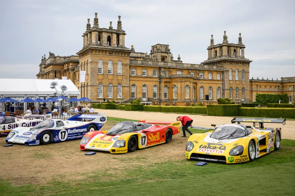 Blenheim Palace Conservators Search For Writers of Century-Old Graffiti in Ceiling