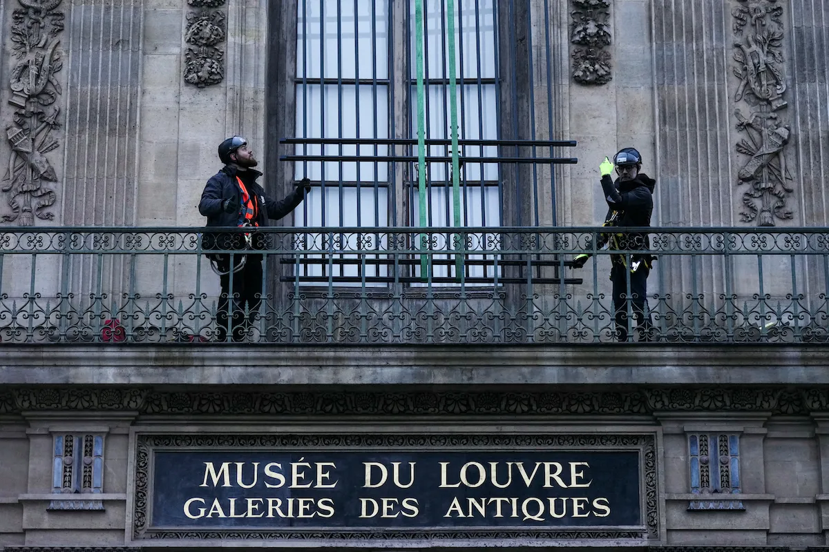 Louvre Installs Bars on Notorious Window at Center of Art Heist