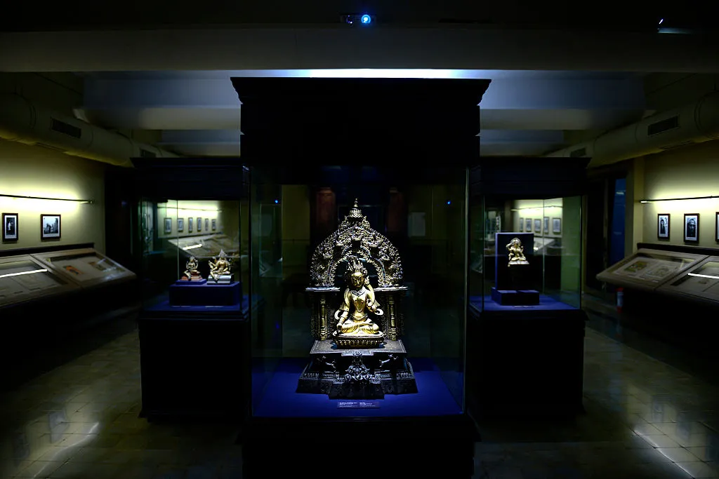 Rothschild’s ‘Mini-Louvre’ at Center of Family Feud, British Museum on ‘Decolonization’ Mission, and More: Morning Links for December 18, 2025