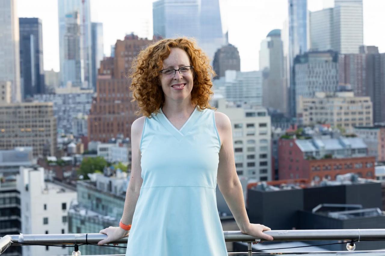 What Does This Career Coach’s New Survey of 1,000 Artists Tell Us? They Are Struggling But Somehow Hopeful