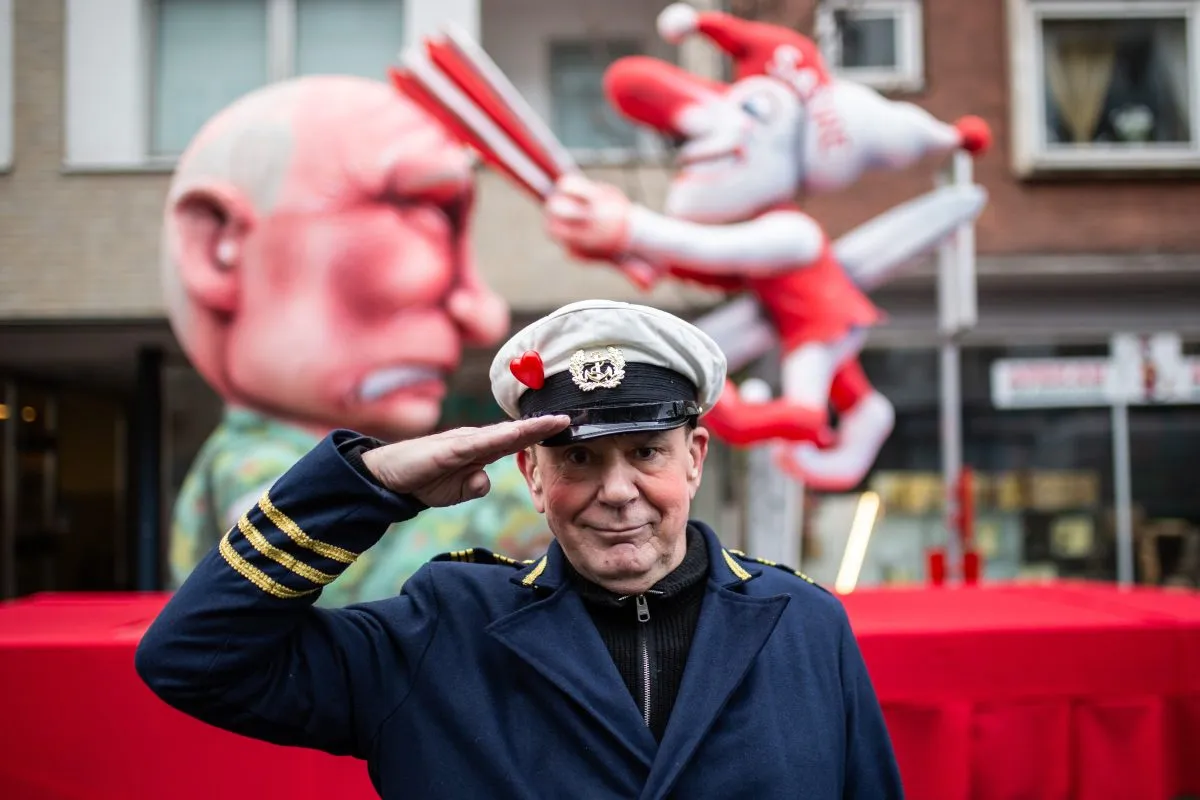 German Provocateur Artist Sentenced to 8.5 Years in Prison in Russia After Mocking Putin